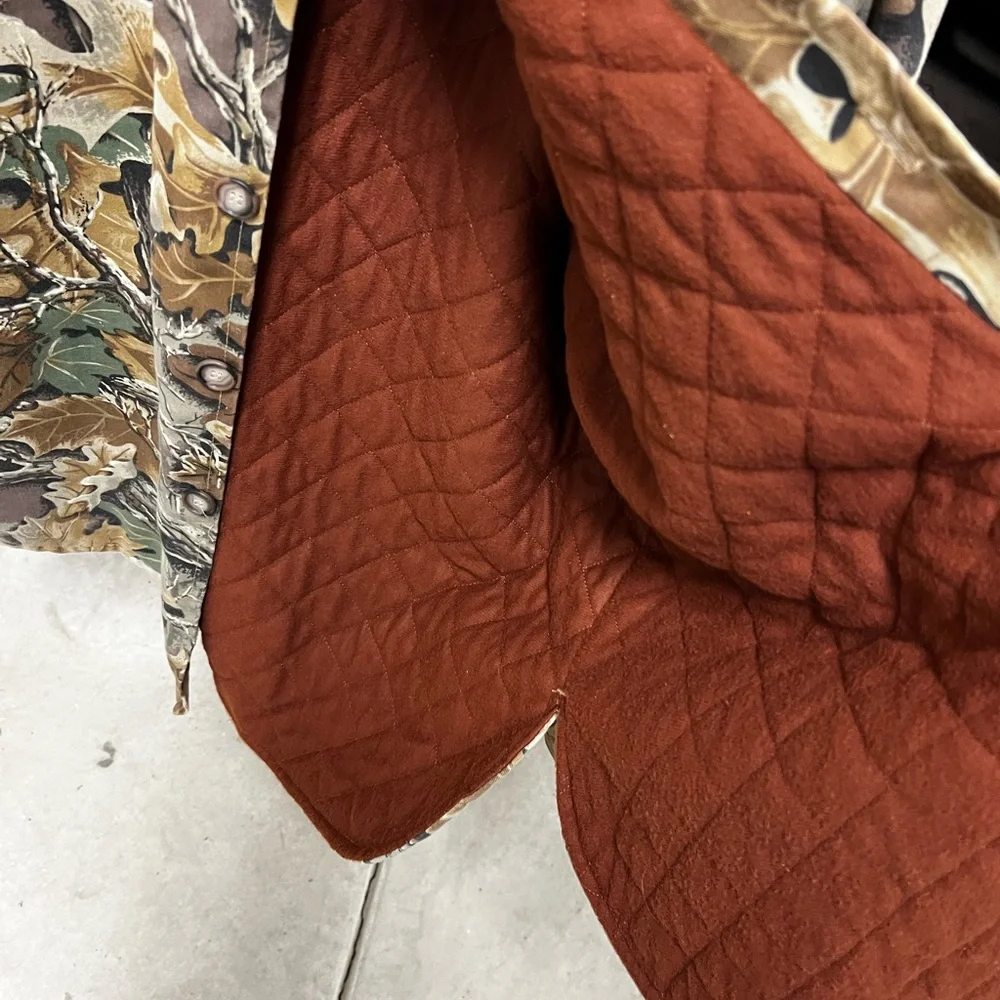 Men’s Medium RedHead Camo Hunting Button Down Jacket with Quilted Interior - Picture 7 of 12